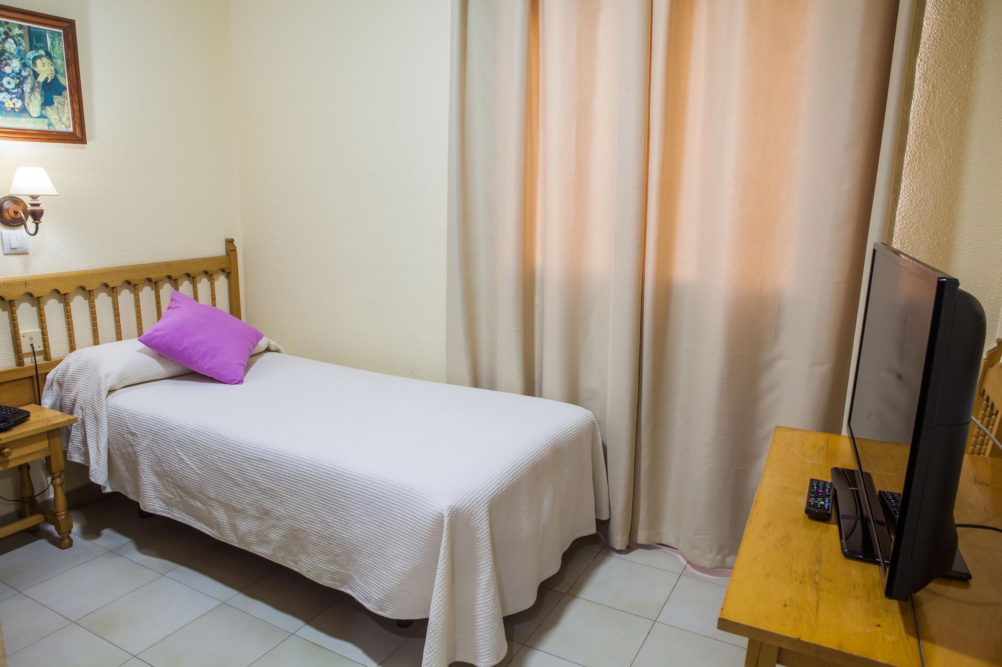Hotel Tres Jotas Conil Conil De La Frontera Zewnętrze zdjęcie