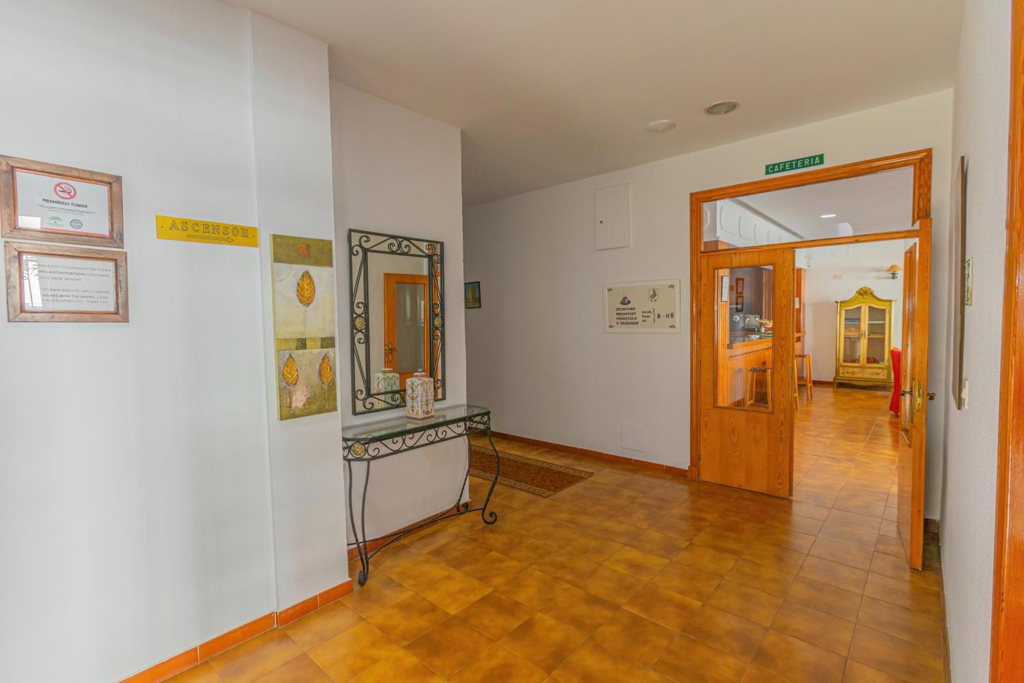 Hotel Tres Jotas Conil Conil De La Frontera Zewnętrze zdjęcie