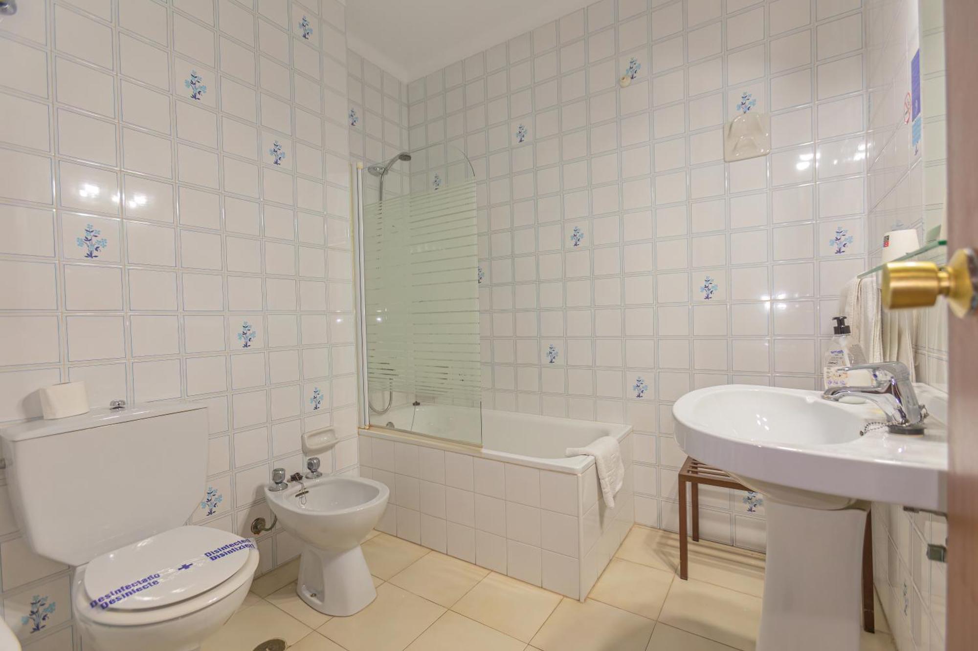 Hotel Tres Jotas Conil Conil De La Frontera Zewnętrze zdjęcie