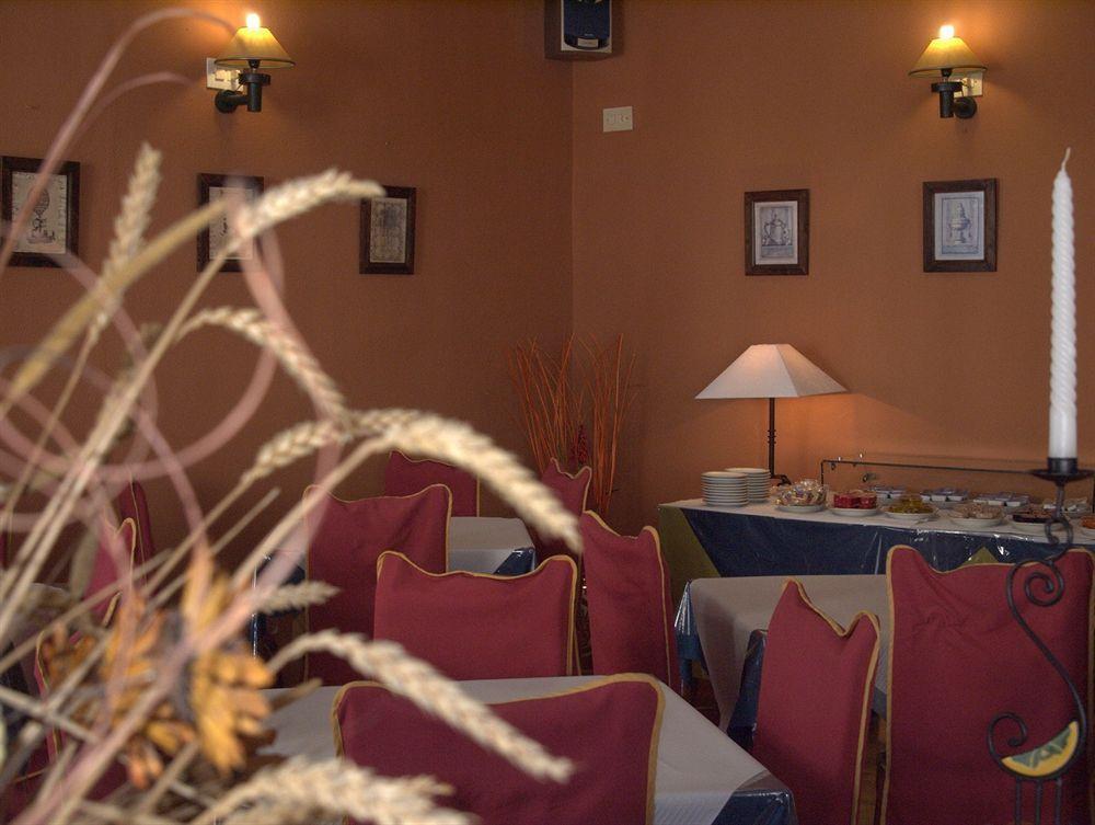 Hotel Tres Jotas Conil Conil De La Frontera Restauracja zdjęcie