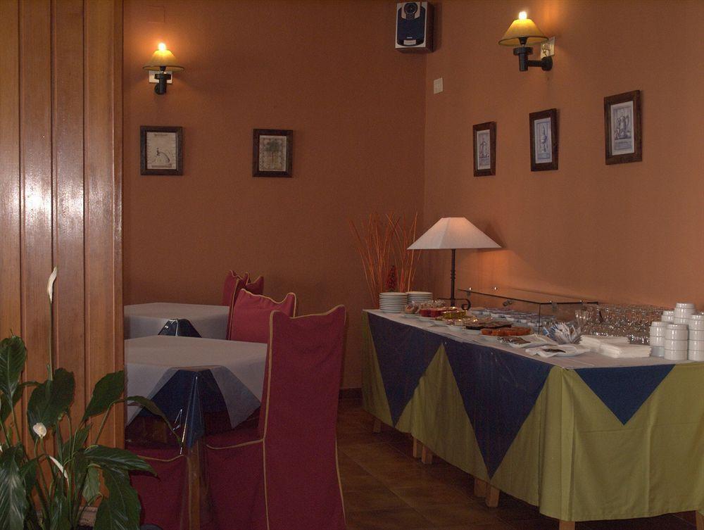 Hotel Tres Jotas Conil Conil De La Frontera Zewnętrze zdjęcie