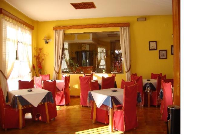 Hotel Tres Jotas Conil Conil De La Frontera Zewnętrze zdjęcie