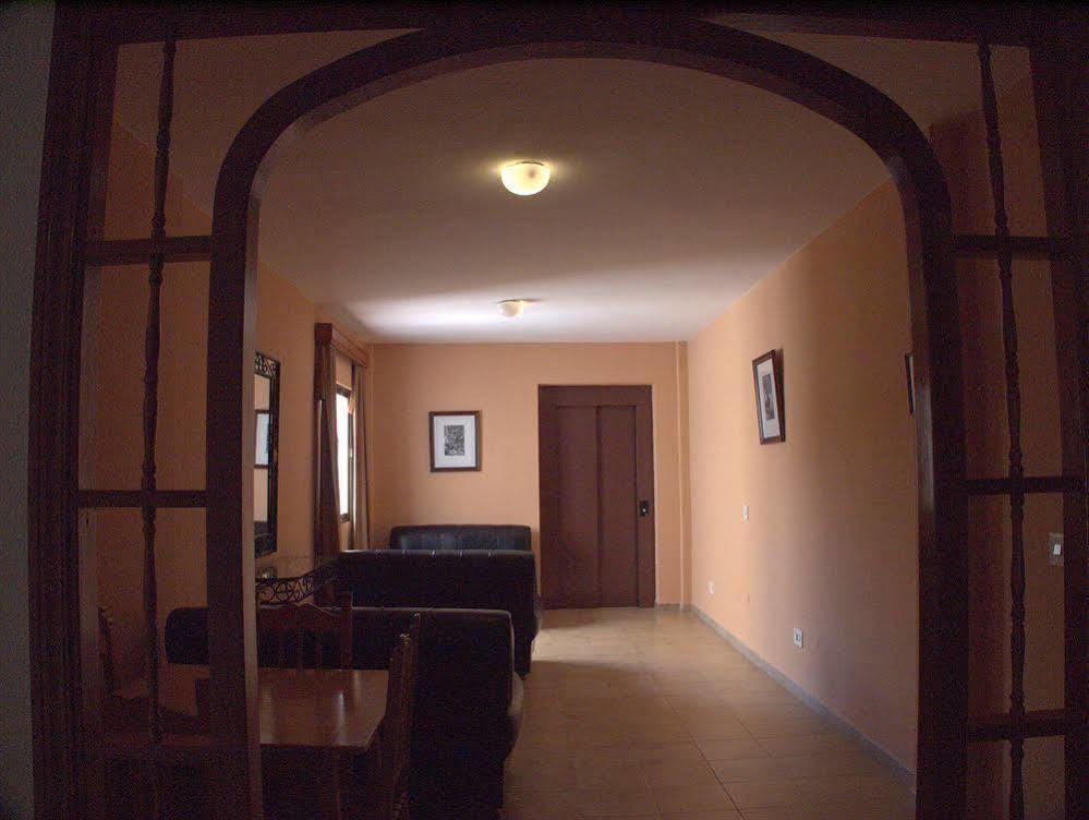 Hotel Tres Jotas Conil Conil De La Frontera Zewnętrze zdjęcie